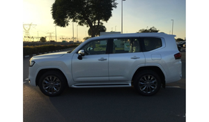 รถยนต์แลนด์ครุยเซอร์ VXR (LC300) ปี 2022 มือสองจาก GCC ขับเคลื่อนสี่ล้อ เบาะหนัง ระบบควบคุมความเร็วอัตโนมัติ มาตรฐานไอเสียยูโร 6 พวงมาลัยซ้าย - Product Image 6