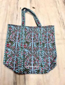 Grand sac à bandoulière à logo personnalisé sac fourre-tout de voyage matelassé oversize léger sacs fourre-tout matelassés pour femme - Product Image 2