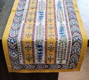 Chemin de table floral imprimé de bloc de main de tissu de lin de coton épais de haute qualité pour la décoration de maison et d'hôtel pour Noël - Product Image 3