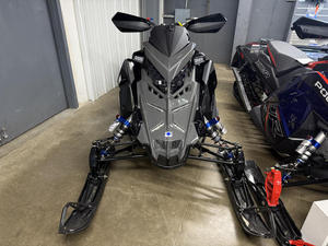 2025 850 Indy XCR 136 Shadow Grey/Gloss Black En venta - Product Image 2