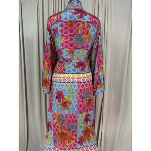 Vestido Kimono de Seda Reciclada Estilo Boho Chic Vintage para Mujer, Ideal para la Playa, Resort, Casa o como Bata de Baño - Product Image 3