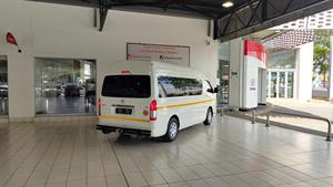 Toyota Hiace 2021 d'occasion, excellent état, prêt à être expédié - Product Image 5