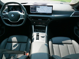 Très bien utilisé 2025 B--M-W Série 4 430i Gran Coupe xDrive d'occasion - Product Image 2