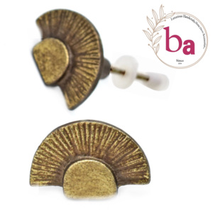 Tiradores de manija de armario de cajón de Metal de latón antiguo y hierro, perillas de patrón de medio sol para cocina, dormitorio y comedor, uso de armario - Product Image 1