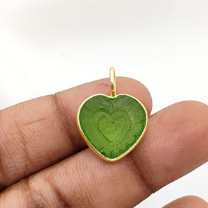 Vente en gros de pendentifs à la mode avec quartz fait à la main topaze bleue pierre précieuse cœur sculpture or vermeil lunette ensemble charme incroyable - Product Image 2