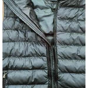 เสื้อกั๊กพัฟเฟอร์น้ำหนักเบาแบบยูนิเซ็กซ์ เสื้อแจ็คเก็ตแขนกุดอุ่นสบายสำหรับครอบครัวใส่เที่ยวกลางแจ้งในฤดูหนาว - Product Image 3