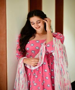 Séquence de fil de velours attrayant haut de travail bas avec dupatta vêtements de mariage meilleur prix vêtement textile pour femmes surat - Product Image 5