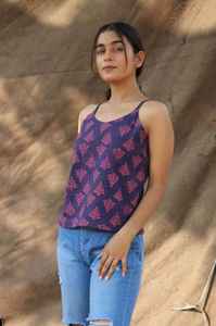 Bleu océan petit bloc floral imprimé coton hauts sans manches pour femmes sur mesure en mousseline de soie tissu tissé Techniques pour vêtements - Product Image 5