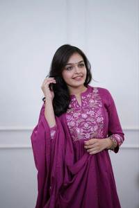 Conjunto de Kurta/Kurti de Alta Calidad con Bordado Personalizado, Cómodo, de Tela de Algodón Puro para Novia, Fiesta de Bodas, a Precio de Mayoreo - Product Image 2