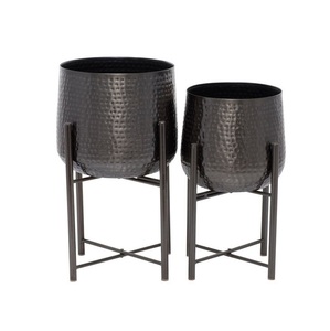 Pot de fleur décoratif pour sol et salon fini or Produit exclusif Jardinière de fleurs en métal avec support et lisse - Product Image 4