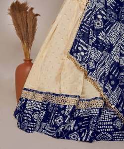 Elegante conjunto de encaje Lehenga Choli con toque de gracia femenina y glamour Vintage para el conjunto de cada novia, creando una belleza atemporal. - Product Image 2