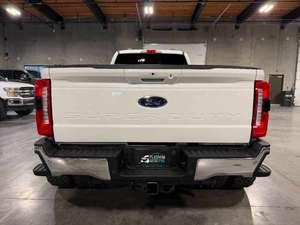Ford F-450 Super Duty Lariat 2023 - Product Image 3