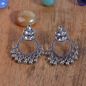 Boucles d'oreilles Design5 blanches vintage en forme de fleur, bijoux en alliage - Product Image 1