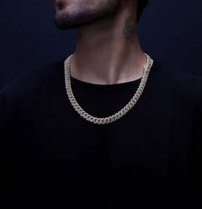 สร้อยคิวบาลายทองคำ 10 มม. สีเหลืองทอง ประดับเพชรโมอิสซาไนต์ VVS แบบสองสี สไตล์ไมอามีคิวบาล ทำจากสแตนเลสสตีล 925 พร้อมจี้และเครื่องประดับ - Product Image 2