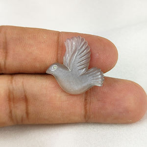 Perles de pierres précieuses sculptées d'oiseau volant de pierre de lune grise, fournisseur en gros de perles de pierre précieuse de sculpture de pierre de lune naturelle pour la fabrication de bijoux - Product Image 3
