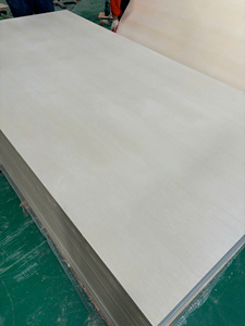 ไม้อัดป็อปลาร์คุณภาพสูง หนา 12/15/18/21 มม. จากเวียดนาม เคลือบฟีนอลิกกันน้ำ ปล่อยฟอร์มาลดีไฮด์ระดับ E0 จากโรงงานโดยตรง - Product Image 3