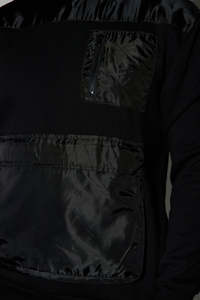 Sweat à capuche utilitaire noir élégant pour hommes avec fabrication en usine de haute qualité. - Product Image 3