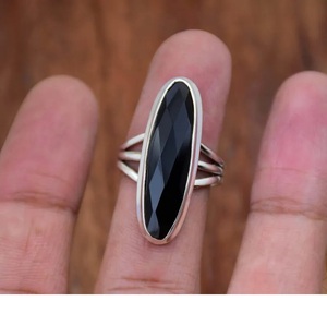 Anillo de ónix negro 925 Plata de ley Bohemia Declaración Checker Cut Triple Band Anillo ovalado largo Regalo para ella - Product Image 1