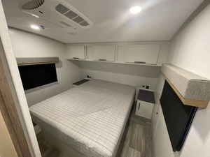 Remolque de Campamento Dutchmen Astoria 298BH 2026, Seminuevo, en Excelentes Condiciones, para Venta, Ideal para Campamentos y Viajes - Product Image 3