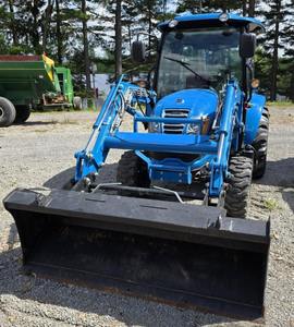 TRACTOR DE ALTO RENDIMIENTO LS MT235HE 35HP 4X4 CON CUBO DE ACOPLAMIENTO RÁPIDO DE 66\", HIDRÁULICO DE 3 VELOCIDADES, TDF DE 540, NEUMÁTICOS R4, APROBADO POR LA EPA Y CE, EN VENTA - Product Image 2