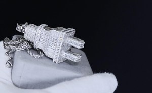 จี้เงินแท้ 925 รูปกางเขน สไตล์ฮิปฮอป ประดับเพชรโมอิสซาไนต์ ดีไซน์แฟชั่นสตรีทสุดเท่  จี้ห้อยคอแบบสั่งทำพิเศษ - Product Image 5