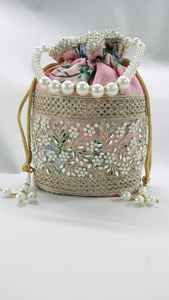 Sacs de poignet indiens faits à la main pour femmes Mini Potli haute qualité décoration en dentelle fermeture à cordon doublure en Satin toutes saisons - Product Image 6