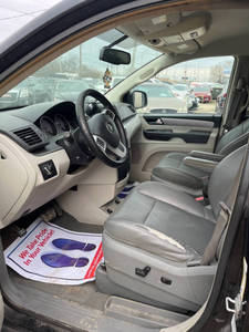 Auto Usado de Calidad a Precio Accesible, Volkswagen Routan 2012, Volante a la Izquierda - Product Image 2