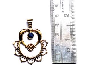 Pendentif en pierre de Lapis de style bohème Charms Collier infusé en laiton avec un design séduisant en laiton - Product Image 1