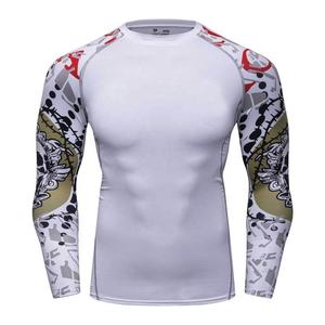Rashguard MMA sur mesure de haute qualité avec protection UPF50+, imprimé par sublimation, séchage rapide et tissu polyester écologique - Product Image 2