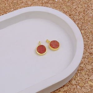 Pendentif en quartz cerise avec lunette en laiton plaqué argent texturé connecteur de pierres précieuses fait à la main collier de résultats de bijoux de charme - Product Image 3