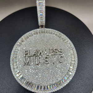 Colgante de diamante de moissanita helada para mujer VVS Hip Hop para hombre, colgante redondo y corte Baguette, regalo para Plata de Ley 925 - Product Image 1