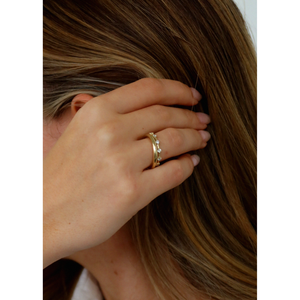 Anillo de Eternidad Arielle de Cuatro Puntas con Diamantes de Claridad VS, Joyería Fina Geométrica para Compromiso, Certificado por IGI - Product Image 4