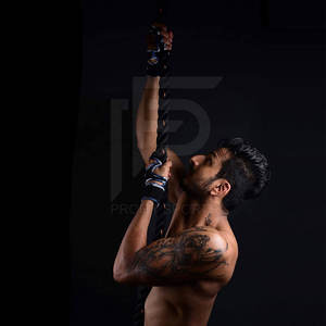 Guantes de Fitness de medio dedo para hombre, ligeros, transpirables, antideslizantes, para gimnasio, con nuevo diseño para deportes de levantamiento de pesas - Product Image 4