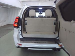 Direction droite pour Toyota pour Land Cruiser Prado avec boîte de vitesses automatique et sièges en cuir disponibles - Product Image 6