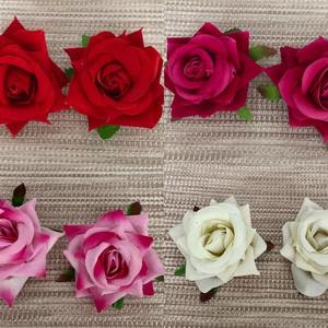 Barrettes à cheveux roses dans un choix de couleurs parfaites pour coiffer les petits pains Burlesque Carmen Flower Rose Flamenco Dancer Pin up Hair - Product Image 4