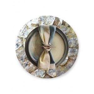 แผ่นรองจานเปลือกหอยทรงกลมธรรมชาติสำหรับผู้ซื้อขายส่ง ของตกแต่งโต๊ะจากเปลือกหอยที่ยั่งยืนสำหรับใช้ในชีวิตประจำวันจากเวียดนาม - Product Image 2