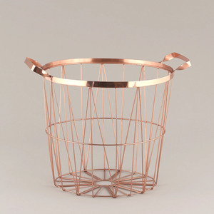 Cesta de almacenamiento de Metal hecha a mano, malla tejida chapada en oro, cestas de mesa decorativas para cocina con asas convenientes - Product Image 3