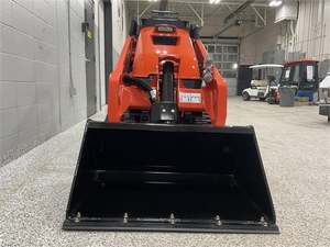 Mini-chargeuse compacte Kubota SCL 1000 à usage domestique, à vendre à prix avantageux - Product Image 5