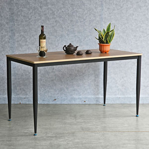 Juego de Mesa de Comedor Rectangular Estilo Industrial 140x70cm, Base de Contrachapado con Placa de Roca, Patas de Hierro, Sistema de Montaje Estable CONE BA68172 - Product Image 4