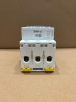 Schneider Acti 9 iC60N-disjoncteur miniature-3P-A-courbe C A9F74304