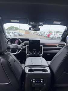 Prêt à être expédié - GMC Yukon XL Denali 4x4 2025 - Titre propre - Garantie de 3 ans - Product Image 6