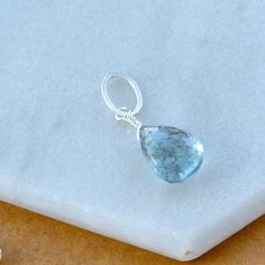 Pendentif en forme de larme en aquamarine mousse, pierre précieuse bleu-vert, plaqué or rose, charme délicat fait à la main, bijoux - Product Image 4