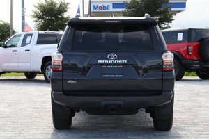 Toyota 4Runner SR5 2024, 4 Puertas, SUV, Ligero, Usado, Disponible para la Venta - Product Image 2