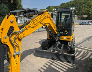 Excavatrice sur chenilles à rotation zéro 9051FZTS, godet de 0,28 m, poids opérationnel de 5180 kg, force de creusement de 37 kN, moteur à haut rendement - Product Image 4