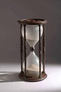 Reloj de Arena Metálico Diseñado para Decoración de Escritorio de Oficina Moderna, Estudio en Casa y Detalles de Decoración Interior Únicos - Product Image 6