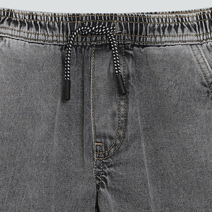 Shorts à taille élastique personnalisés Shorts en denim gris uni pour enfants Shorts en coton personnalisés pour garçons - Product Image 3
