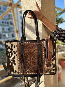 Nouveaux sacs fourre-tout en cuir de fourrure de vachette à imprimé floral usiné à la main véritable sac de soirée élégant occidental et embrayage outillé ensembles combinés uniques - Product Image 2