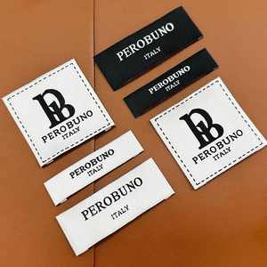 100 personnalisé de haute qualité 2x5cm vêtements tissé étiquettes fin pli/centre pli haut Logo estampage à chaud carré vêtement tissu étiquette - Product Image 4