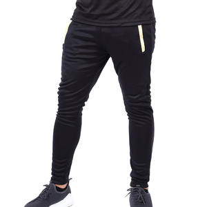 Survêtement d'été noir personnalisé le plus recherché pour hommes T-shirt à col rond et coupe ajustée Pantalon écologique en polyester - Product Image 4