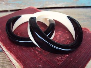 <b>Indian</b> Supplier's New Collection Modern Resin <b>Bangle</b> Women Party Wedding Jewelry Romantic Customized Color Size - Product Image 4